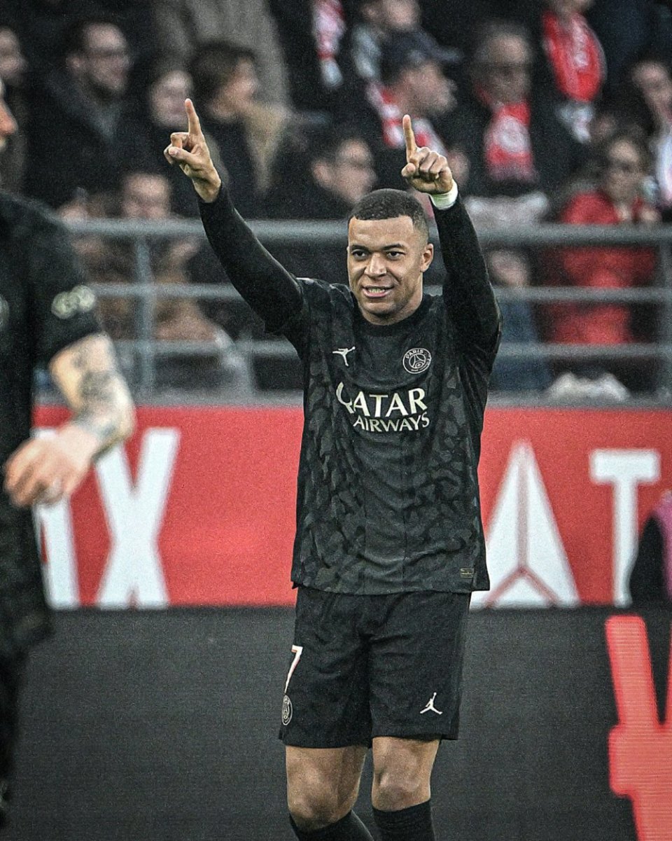 劳塔罗双响邓弗里斯建功 国米3-0获欧冠两连胜 [欧冠国米]