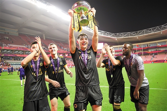 赵继伟最懂杨鸣！CBA表扬+登上辽视春晚，他值得所有的尊重和掌声